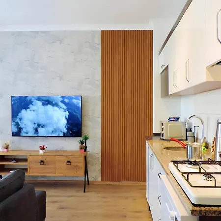 Chic Flat 10 Min To Lara Beach In Apartment